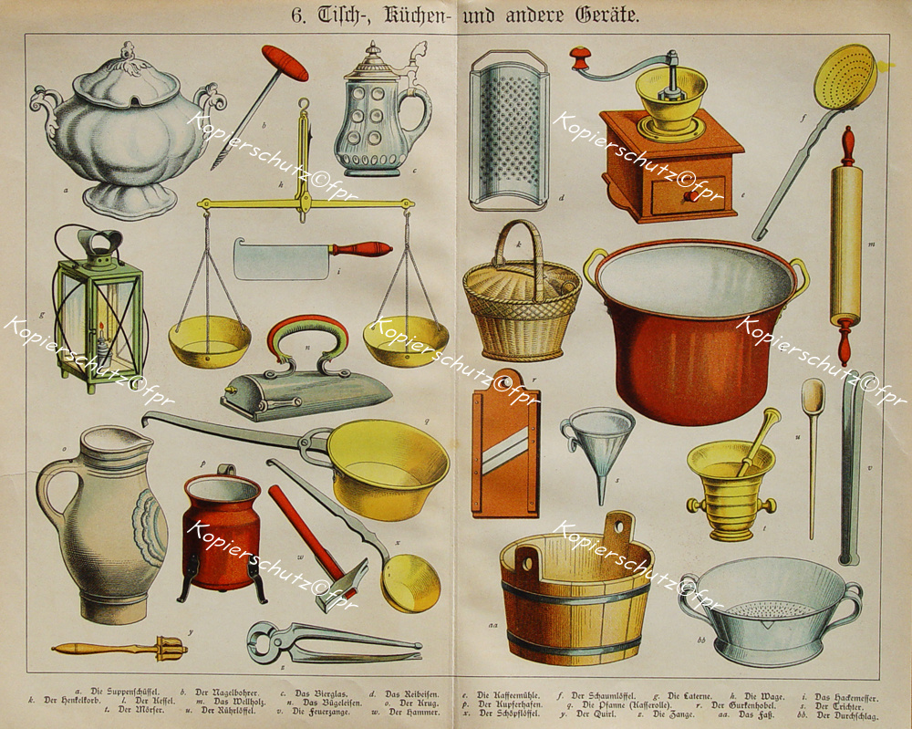 Lithographie Küche kitchen cucina Waage Kaffee-Mühle Bügeleisen Nudelholz Mörser Trichter Laterne